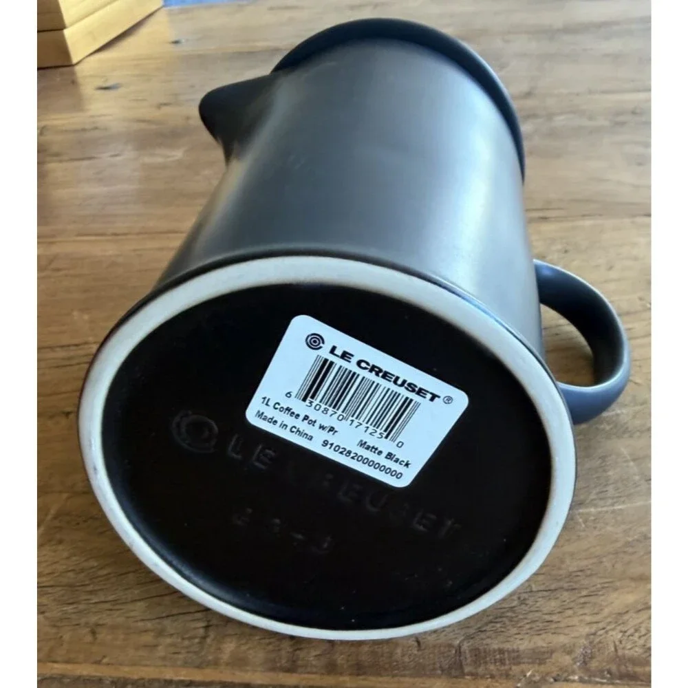 Le Creuset Stoneware 34 oz 1 Liter French Press Licorice Matte Black NEW